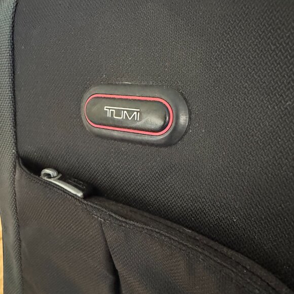 Sling Bag Backpack Tumi Tech Barse Basecamp Transit  Black with Red Interior - Picture 3 of 13